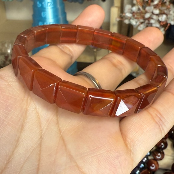 10x10mm carnelian bangle - Picture 1 of 3